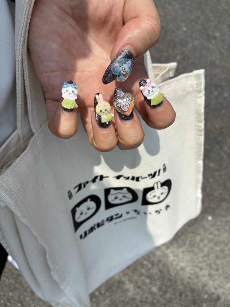 ちいかわ推し活ネイルの施術写真